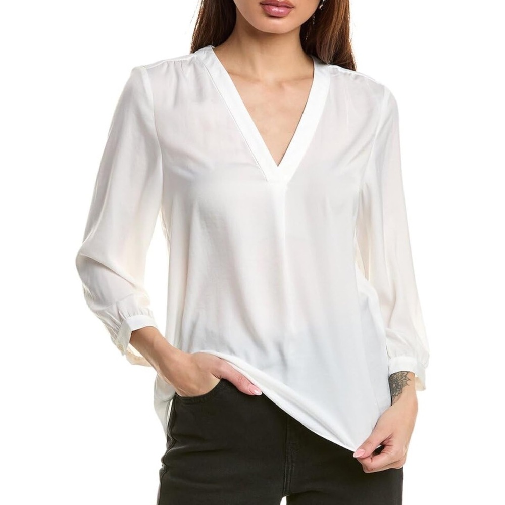 Vince Camuto Ivory V-Neck silky Blouse no flaws worn once